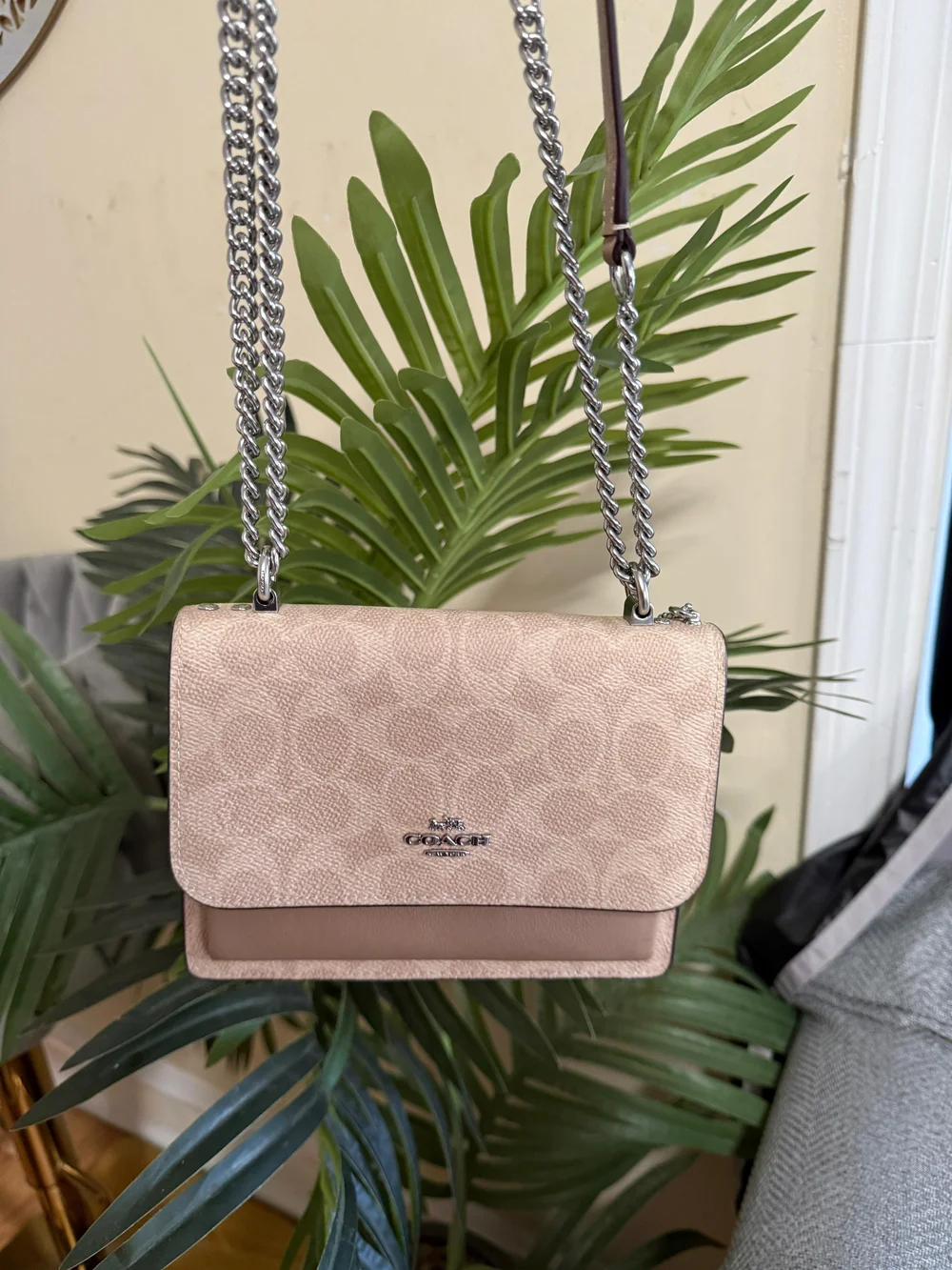 Coach Signature Pale Pink Chain Shoulder Bag - Picture 6 of 8